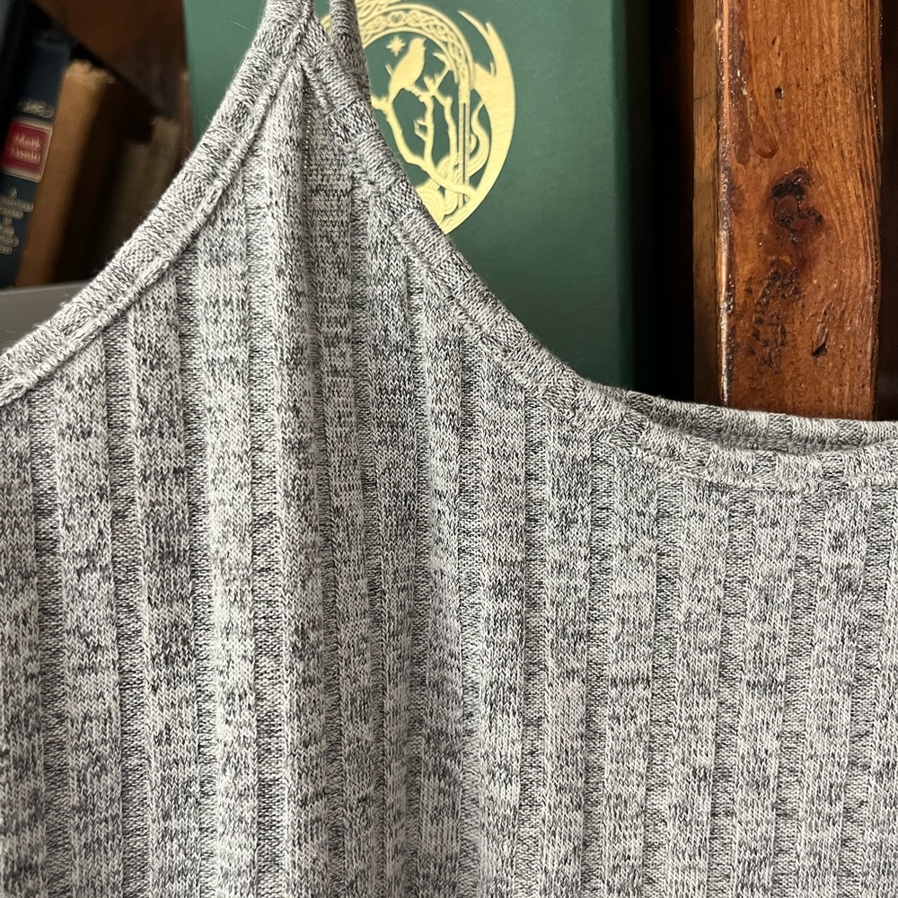 Gray Ribbed Women's Top - Picture 3 of 3